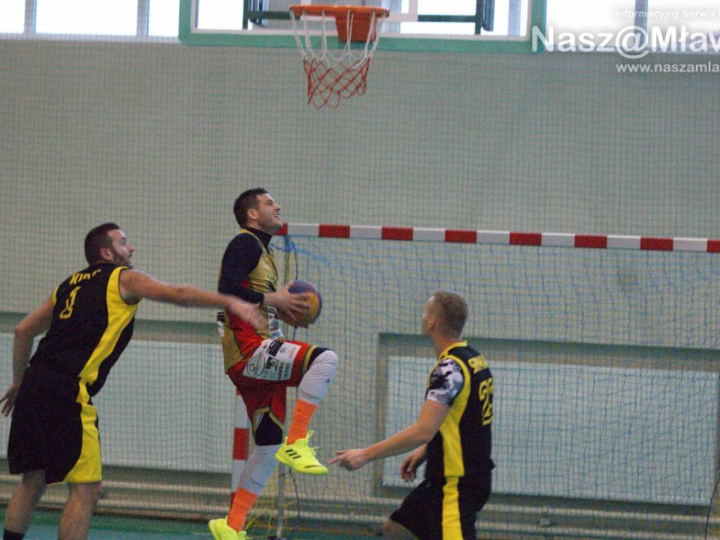 Puchar pojechał za granicę. Młajami obok podium
