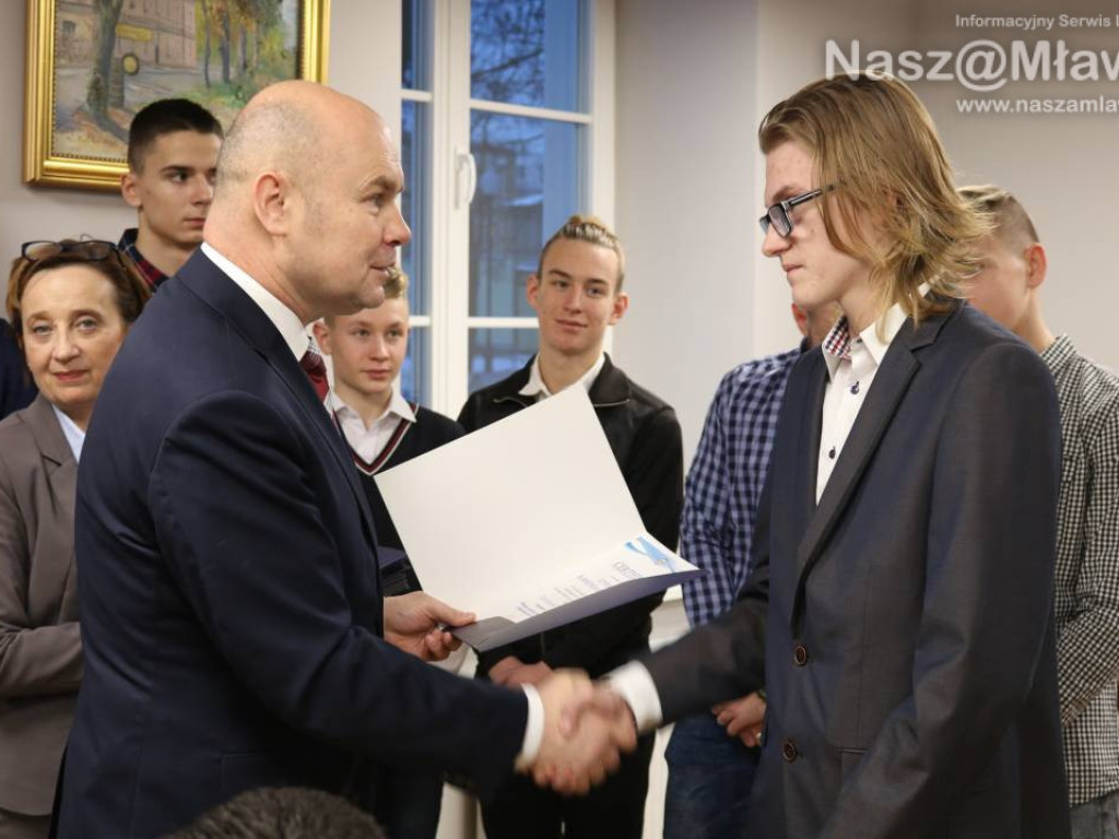 Nagrody dla najzdolniejszych uczniów, studentów i najlepszych sportowców