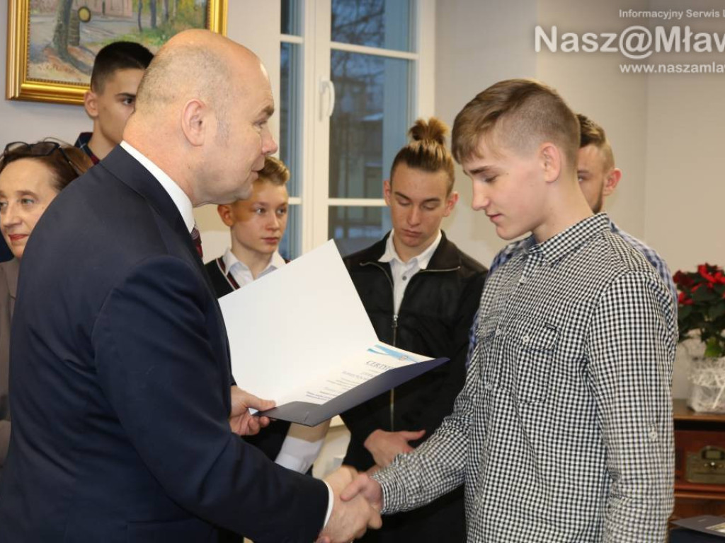 Nagrody dla najzdolniejszych uczniów, studentów i najlepszych sportowców