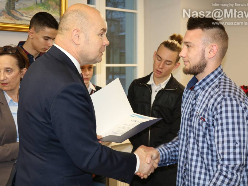 Nagrody dla najzdolniejszych uczniów, studentów i najlepszych sportowców