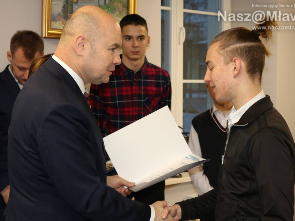 Nagrody dla najzdolniejszych uczniów, studentów i najlepszych sportowców