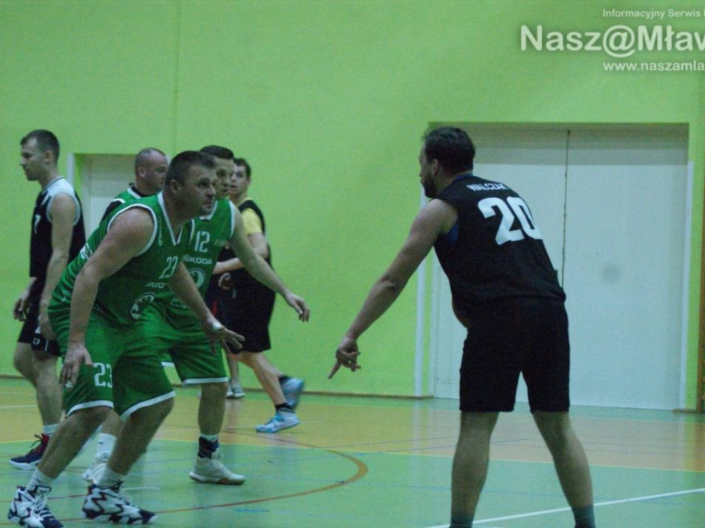 Trzydziestka Chereja, pięć trójek Zakrzewskiego