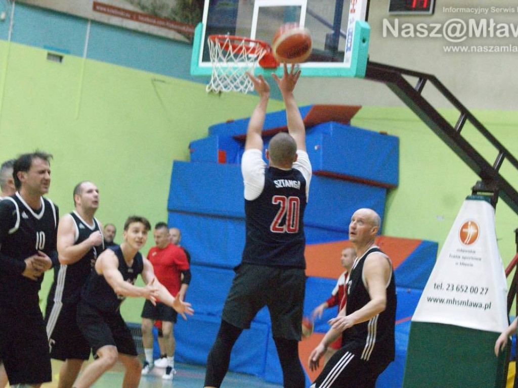 Trzydziestka Chereja, pięć trójek Zakrzewskiego