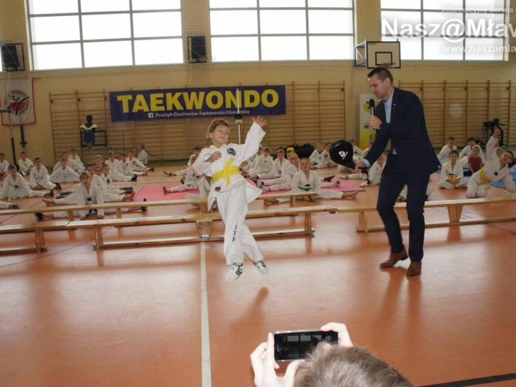 Zawody taekwondo w Mławie. Udział wzięła setka sportowców