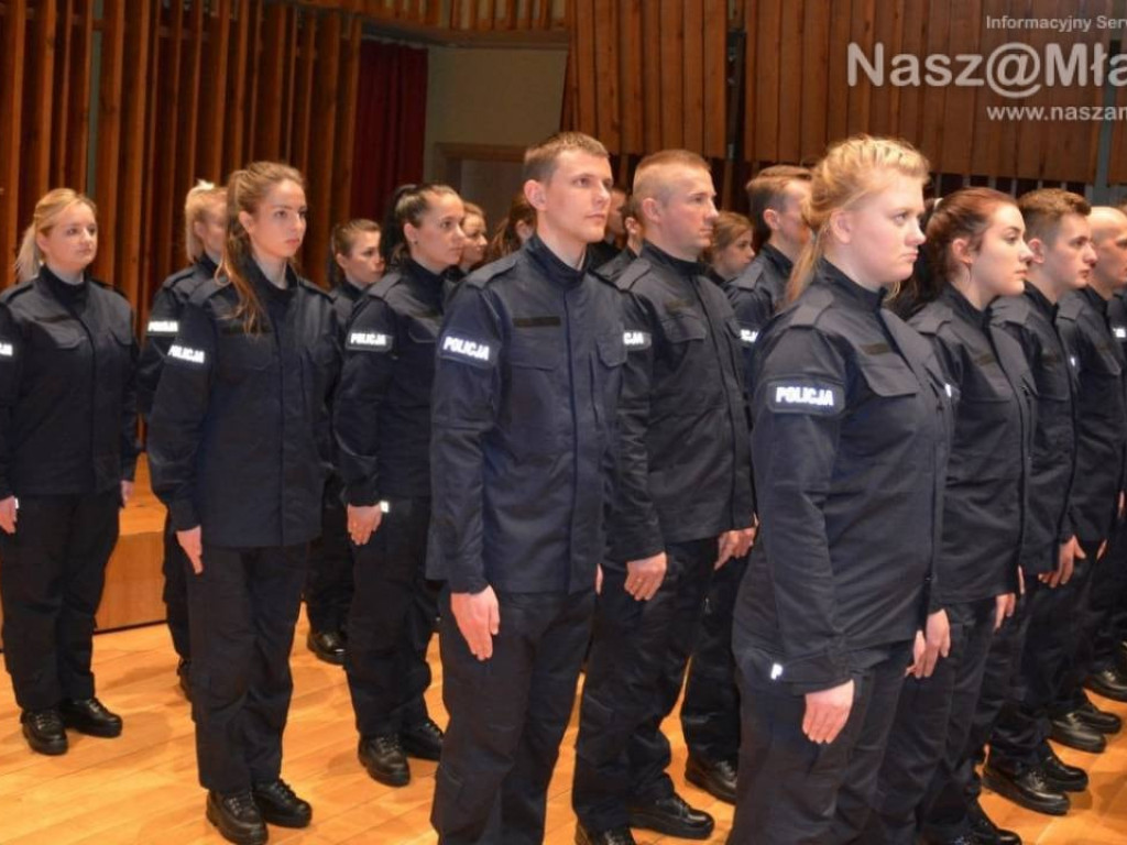 Ślubowanie mundurowych. Nowi policjanci trafią do mławskiej komendy