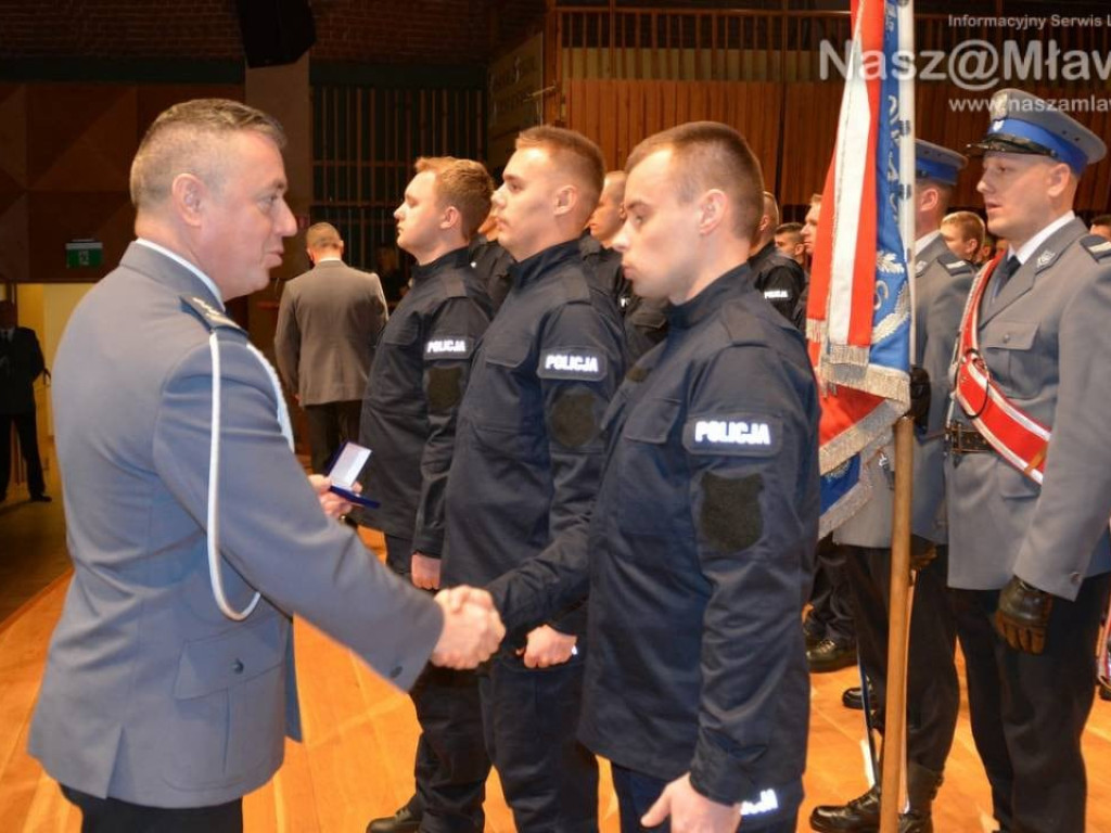 Ślubowanie mundurowych. Nowi policjanci trafią do mławskiej komendy