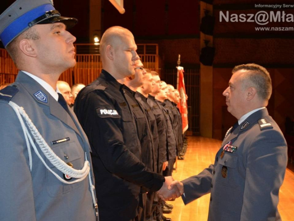 Ślubowanie mundurowych. Nowi policjanci trafią do mławskiej komendy