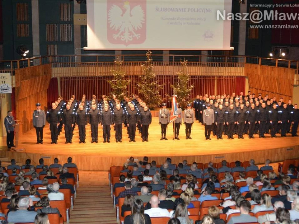 Ślubowanie mundurowych. Nowi policjanci trafią do mławskiej komendy