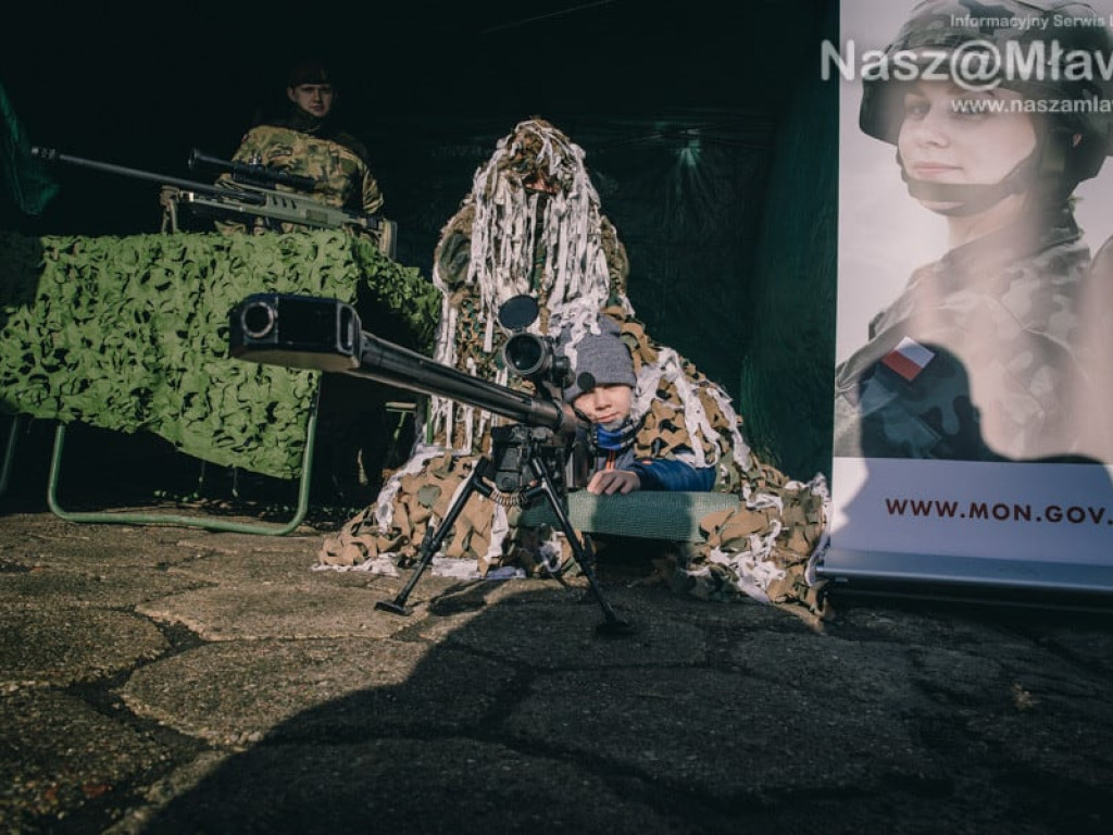 Nowi żołnierze: pielęgniarka, prawnik, zawodnik MMA...