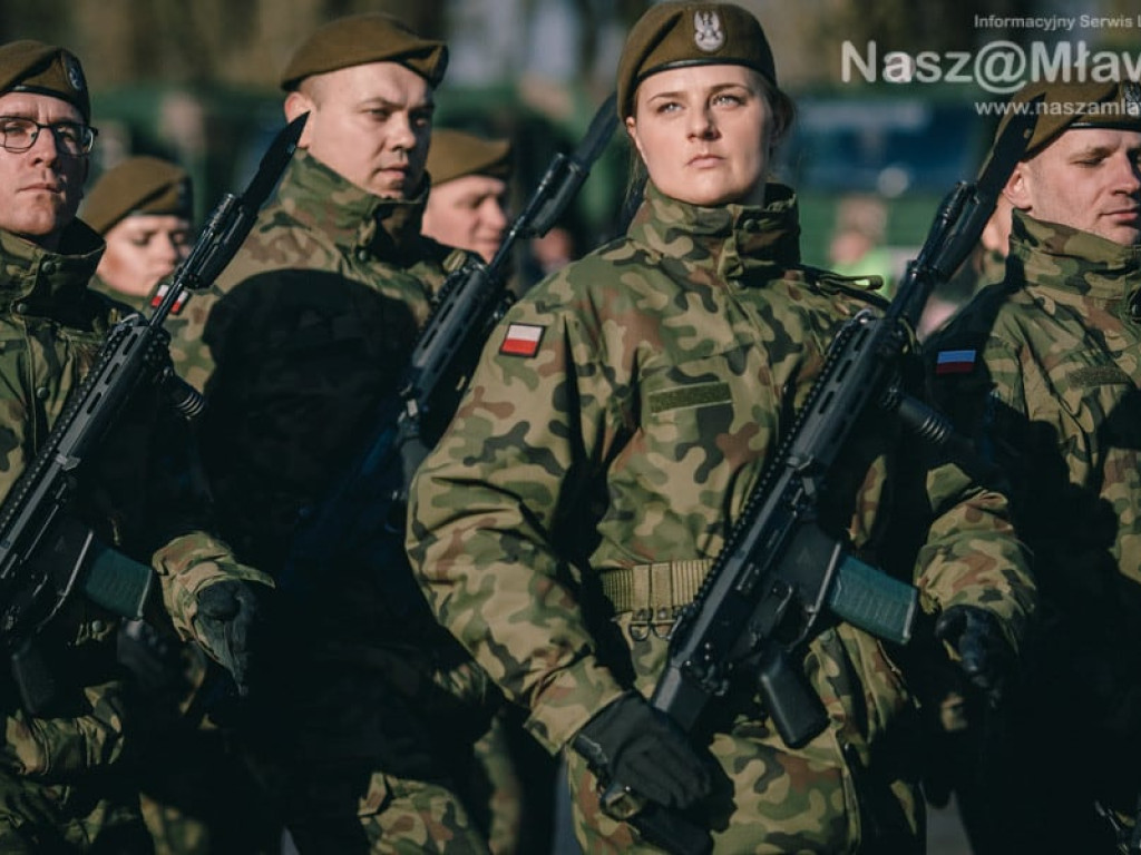 Nowi żołnierze: pielęgniarka, prawnik, zawodnik MMA...