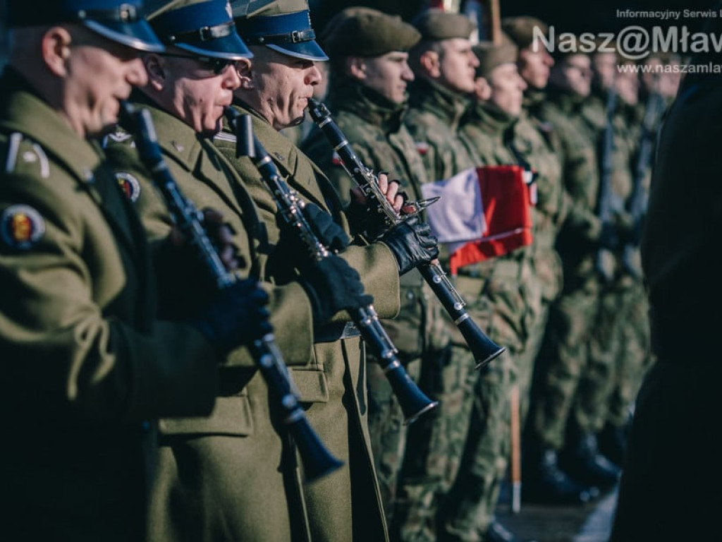 Nowi żołnierze: pielęgniarka, prawnik, zawodnik MMA...