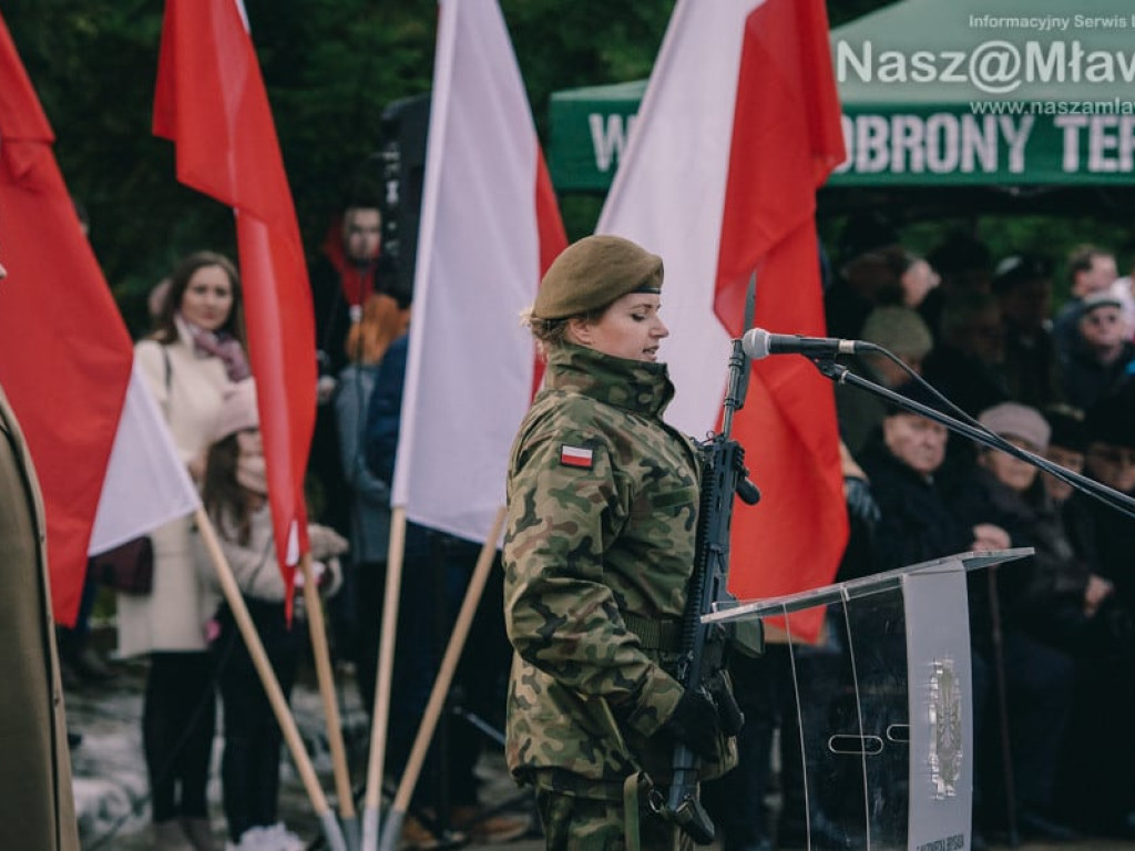 Nowi żołnierze: pielęgniarka, prawnik, zawodnik MMA...
