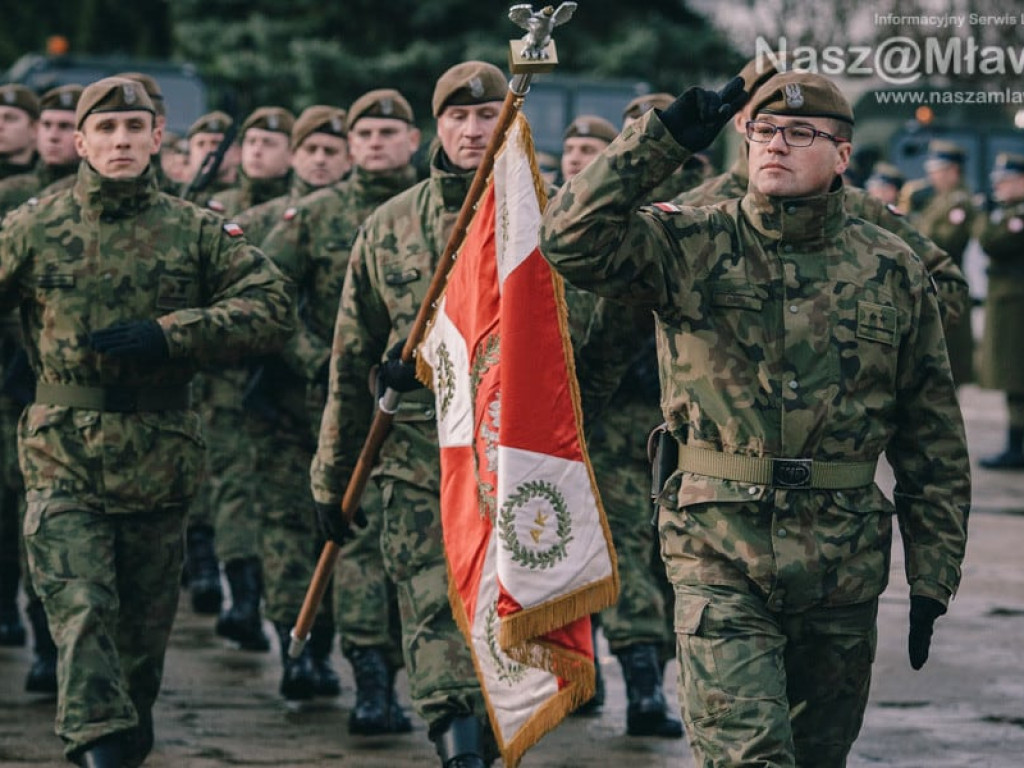 Nowi żołnierze: pielęgniarka, prawnik, zawodnik MMA...