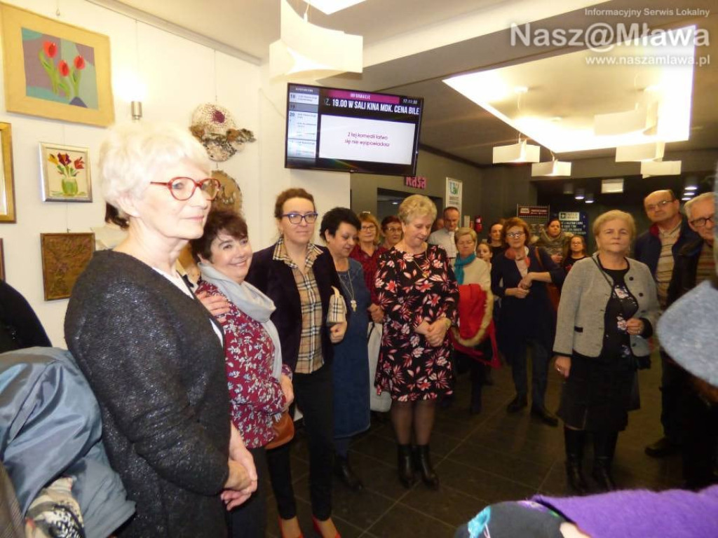 Joanna Rodowicz i Małgorzata Zakrzewska pokazały prace sekcji malarskiej i florystycznej