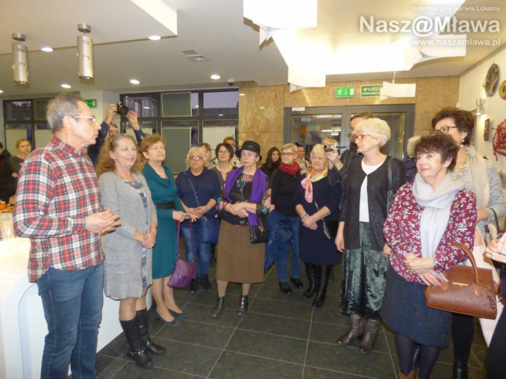 Joanna Rodowicz i Małgorzata Zakrzewska pokazały prace sekcji malarskiej i florystycznej