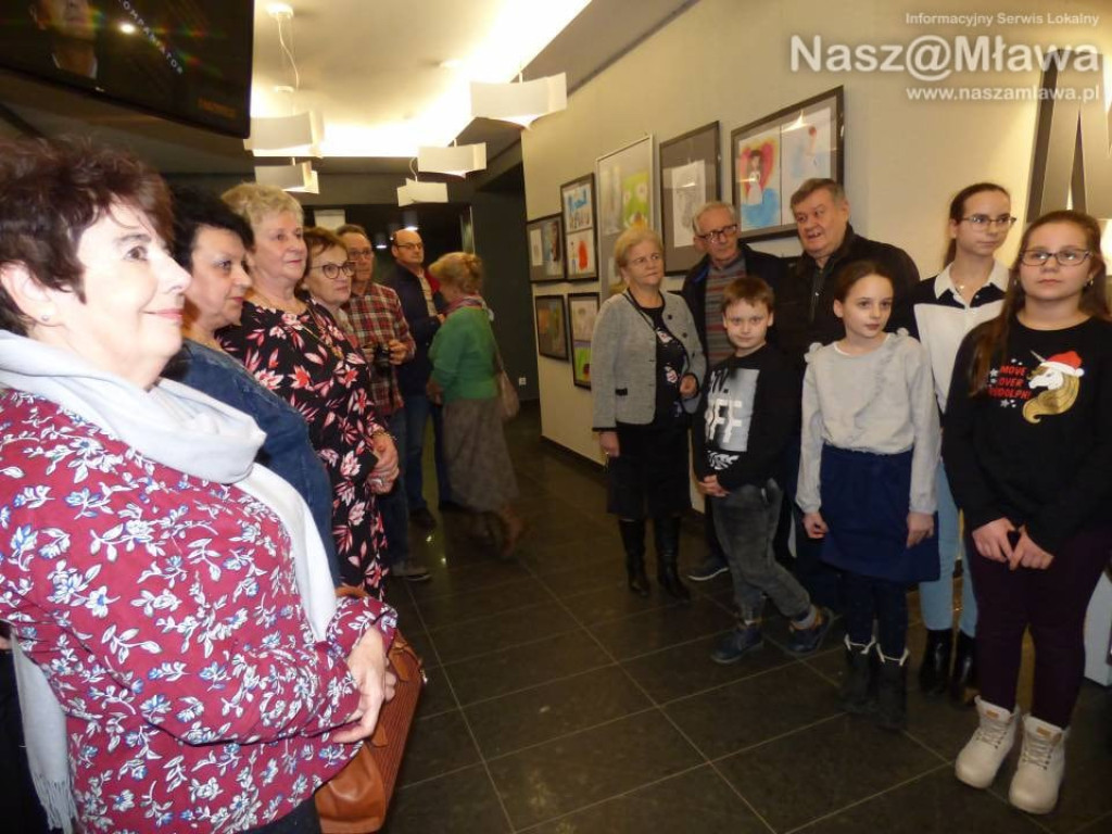 Joanna Rodowicz i Małgorzata Zakrzewska pokazały prace sekcji malarskiej i florystycznej