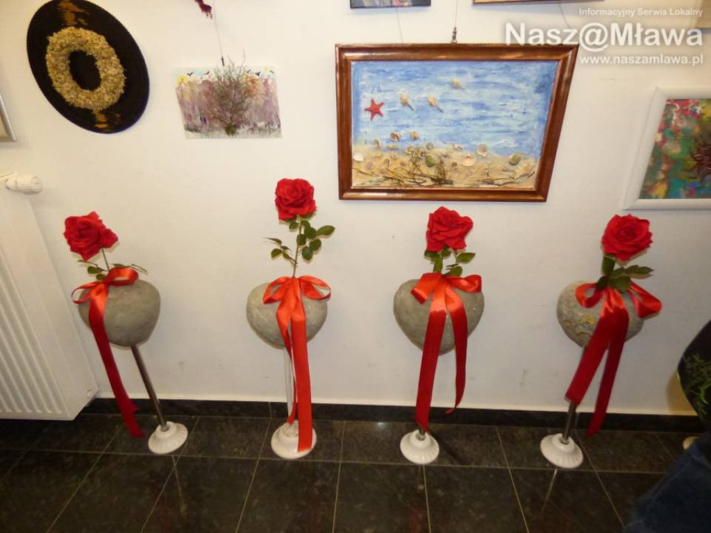 Joanna Rodowicz i Małgorzata Zakrzewska pokazały prace sekcji malarskiej i florystycznej