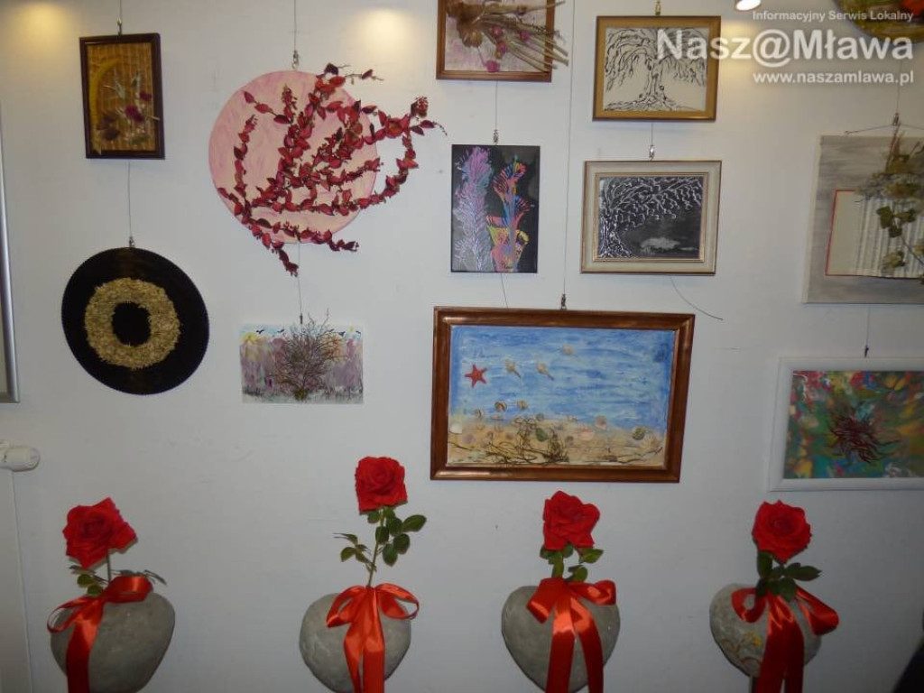 Joanna Rodowicz i Małgorzata Zakrzewska pokazały prace sekcji malarskiej i florystycznej