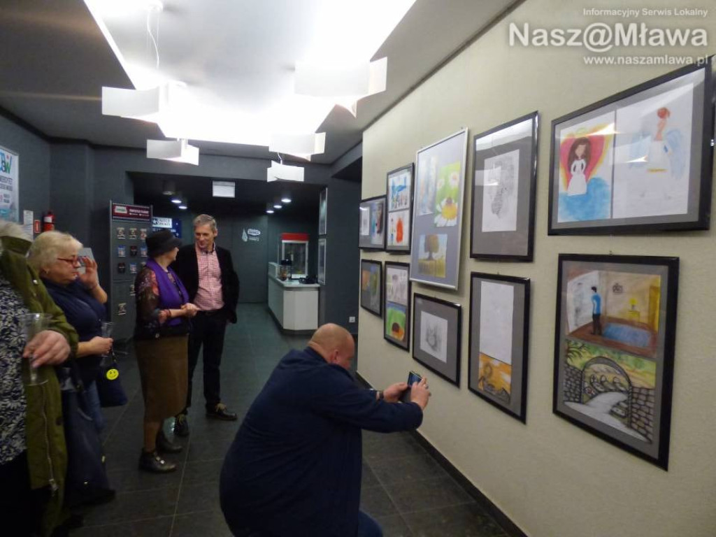 Joanna Rodowicz i Małgorzata Zakrzewska pokazały prace sekcji malarskiej i florystycznej