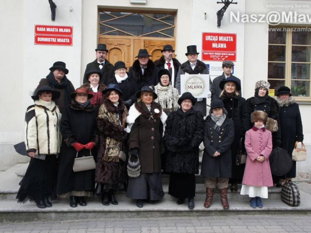 Mławscy rekonstruktorzy nie wyszli z ról nawet w Sejmie