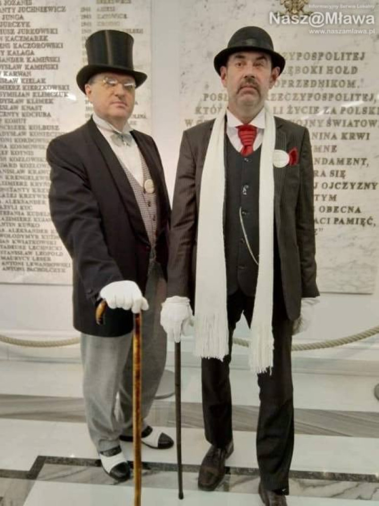 Mławscy rekonstruktorzy nie wyszli z ról nawet w Sejmie