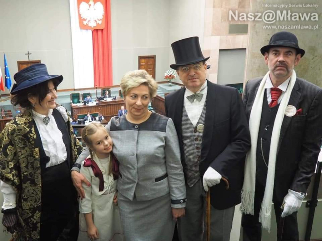 Mławscy rekonstruktorzy nie wyszli z ról nawet w Sejmie