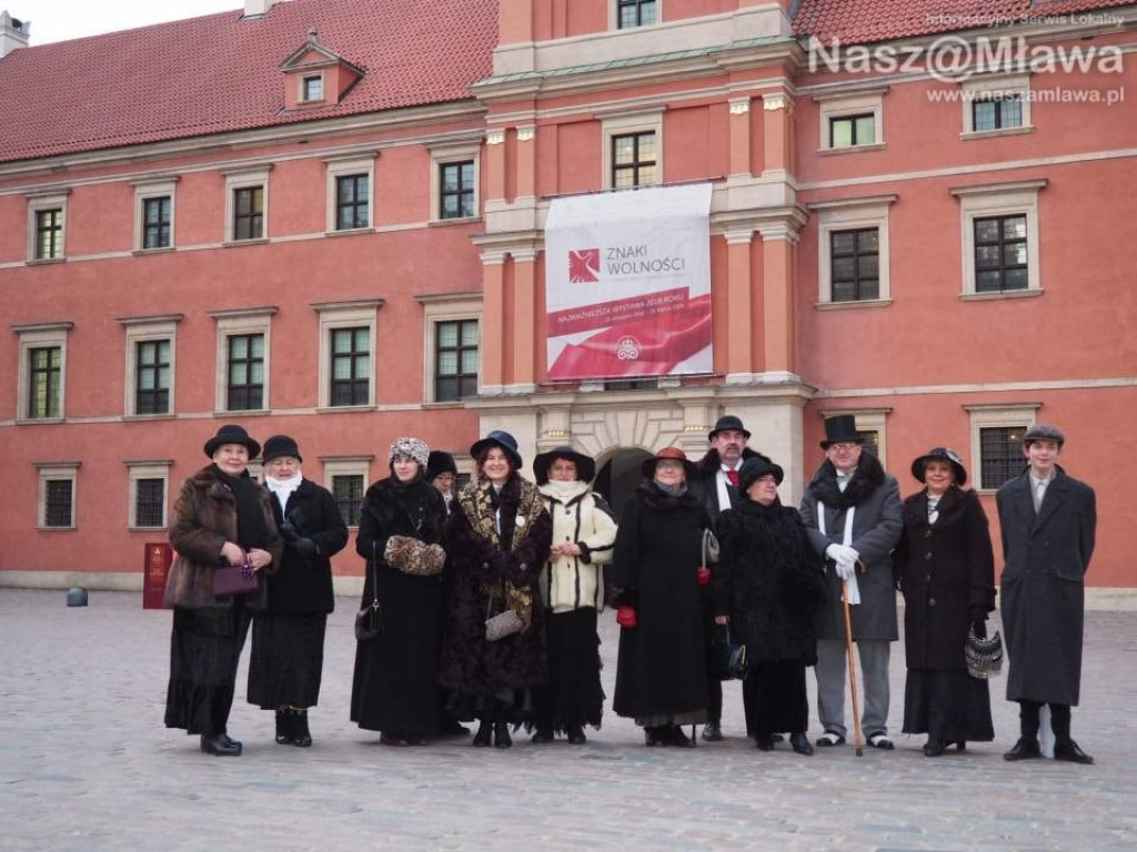 Mławscy rekonstruktorzy nie wyszli z ról nawet w Sejmie