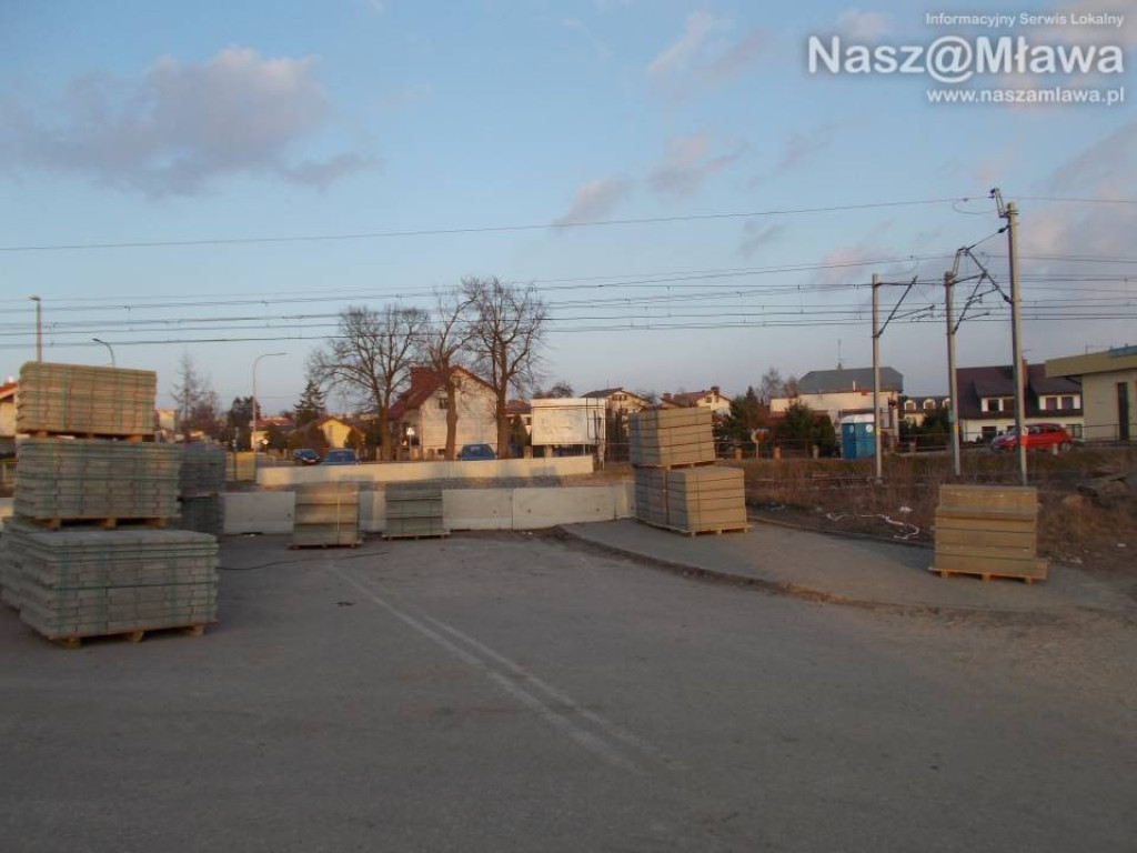 Przy Szreńskiej budują chodnik. Mieszkańcy doczekali się