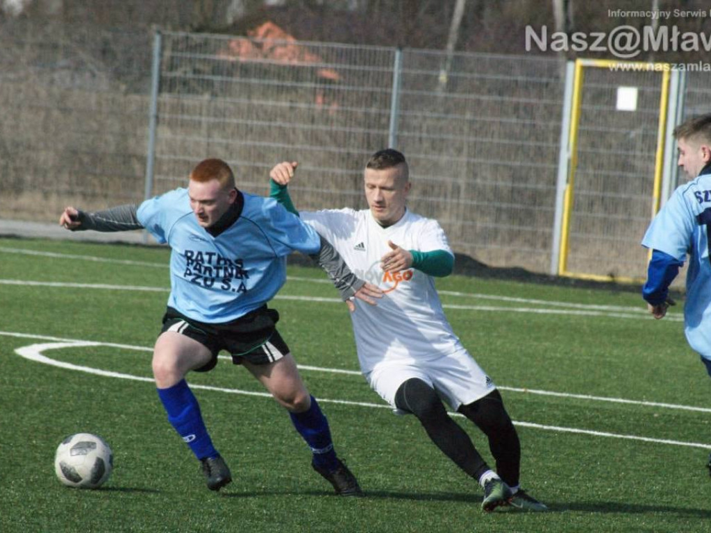 Remis w derbach. Kłopoty w obronie