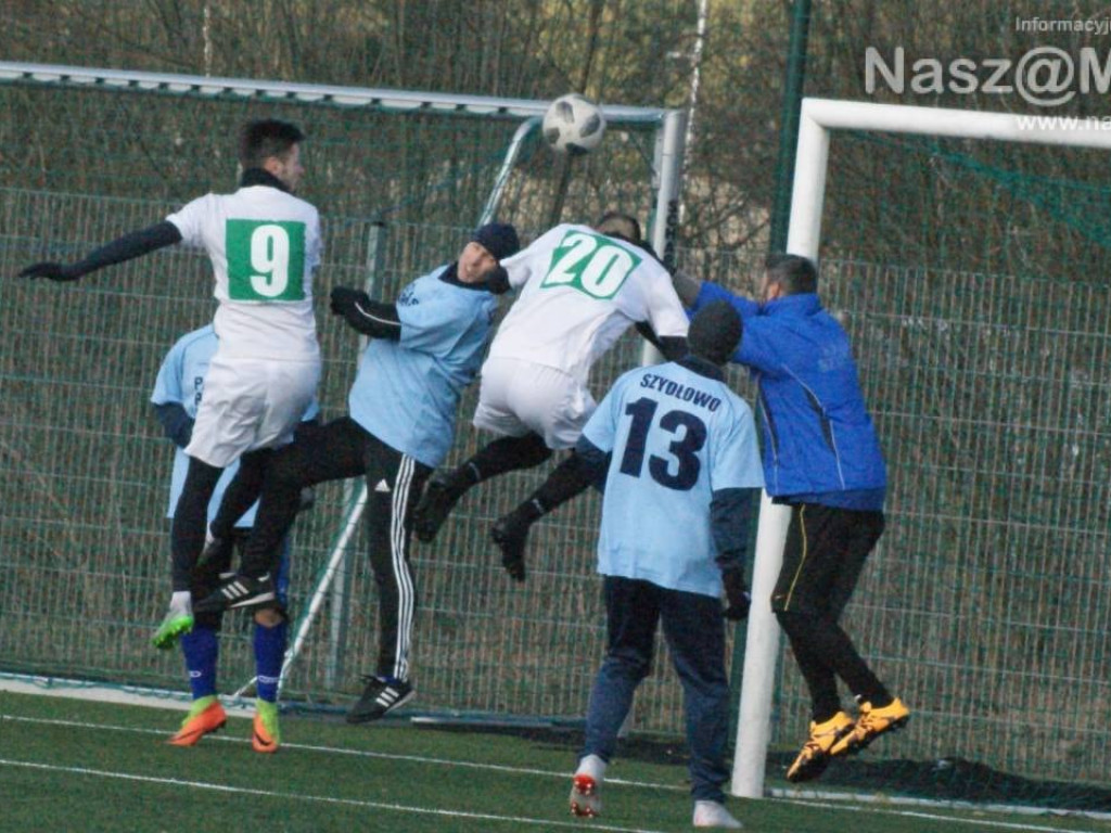 Remis w derbach. Kłopoty w obronie