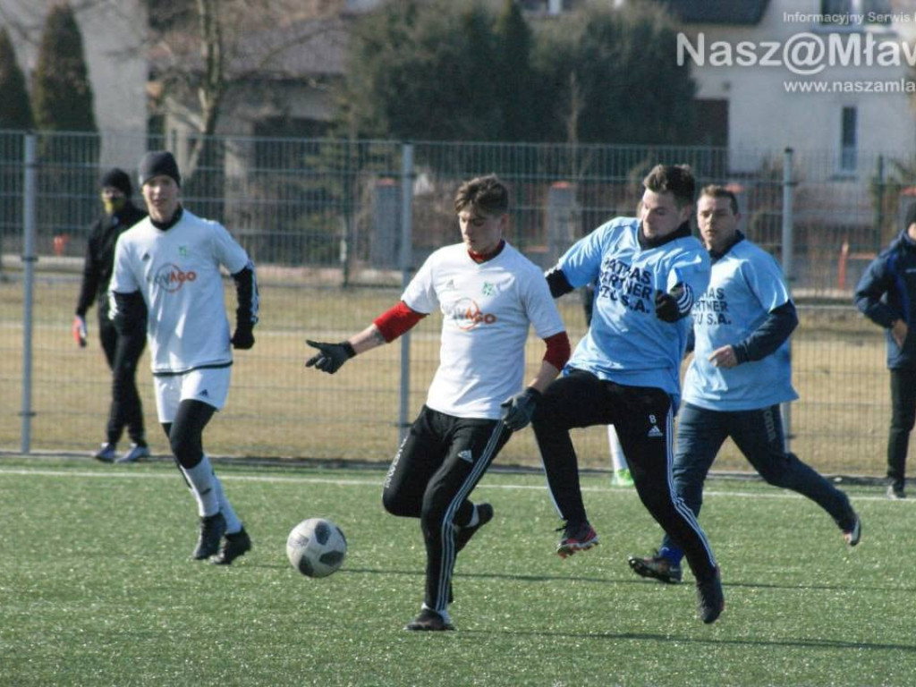 Remis w derbach. Kłopoty w obronie