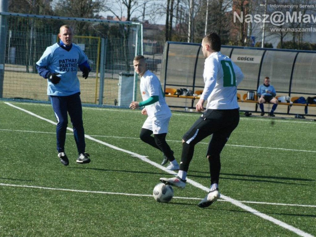 Remis w derbach. Kłopoty w obronie