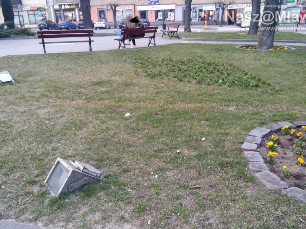 Pety i inne odpadki. Zaśmiecają nawet centrum Mławy