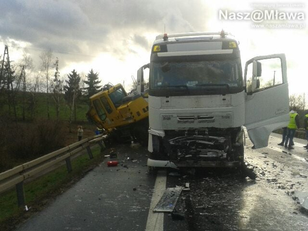 Z ostatniej chwili: Trzy osoby zginęły w płonącym aucie. [AKTUALIZACJA] Tragiczny wypadek na obwodnicy Mławy