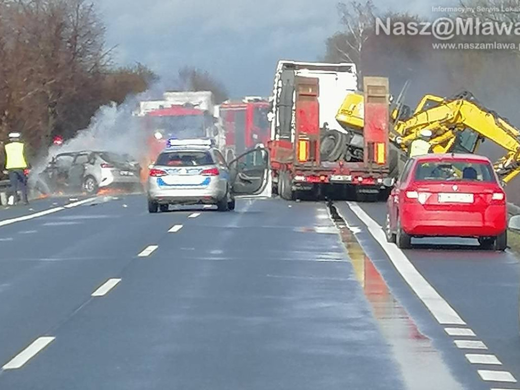Z ostatniej chwili: Trzy osoby zginęły w płonącym aucie. [AKTUALIZACJA] Tragiczny wypadek na obwodnicy Mławy