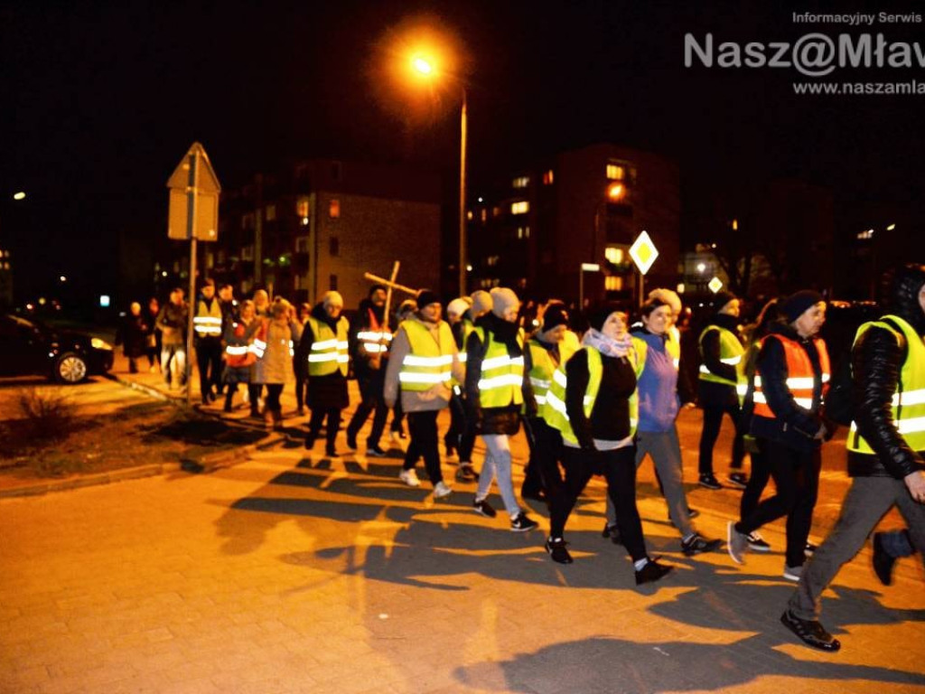 Ekstremalna Droga Krzyżowa z Mławy. Wyruszyło 70 osób (AKTUALIZACJA)