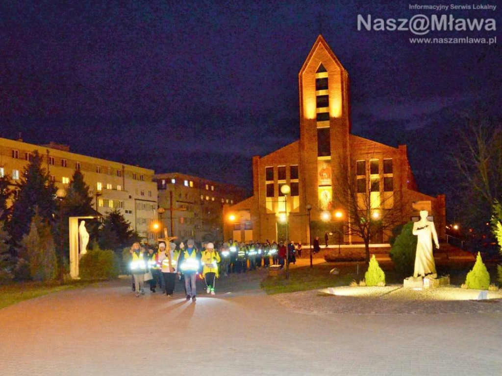 Ekstremalna Droga Krzyżowa z Mławy. Wyruszyło 70 osób (AKTUALIZACJA)