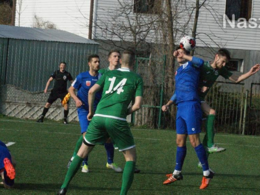 Mławianie zostali po przerwie w szatni. Hat-trick Rogalskiego