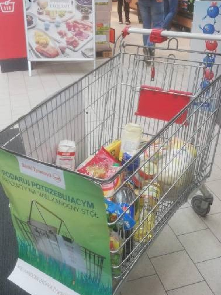 Żeby mieli lepsze święta. Zebrano blisko 1140 kilogramów żywności