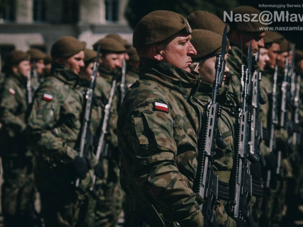 Nowi Terytorialsi z Mławy. Nauczyciel wstąpił do wojska z uczniem