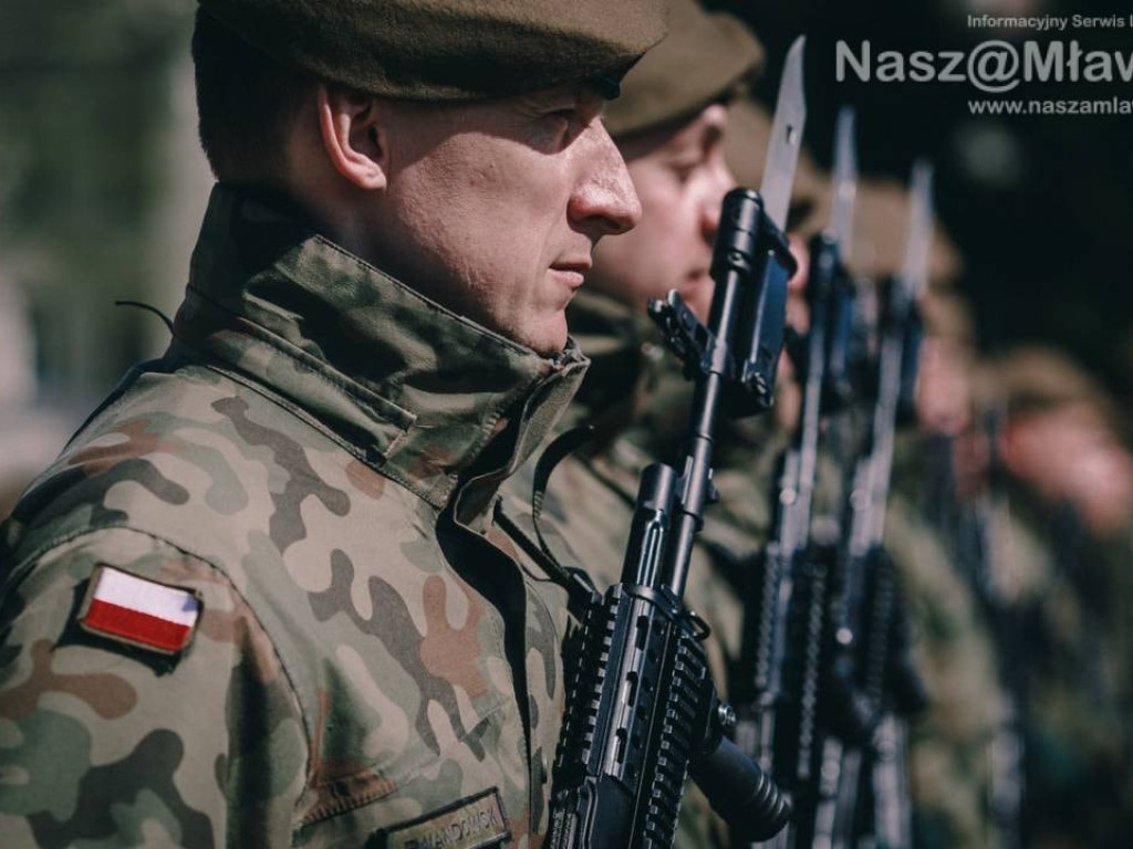 Nowi Terytorialsi z Mławy. Nauczyciel wstąpił do wojska z uczniem