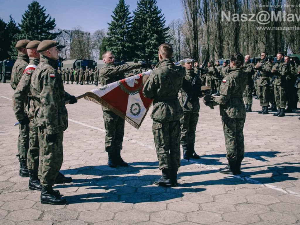 Nowi Terytorialsi z Mławy. Nauczyciel wstąpił do wojska z uczniem