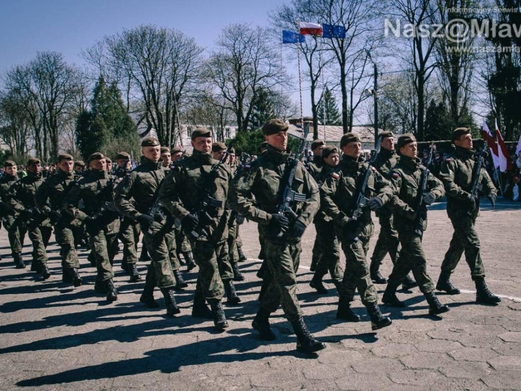 Nowi Terytorialsi z Mławy. Nauczyciel wstąpił do wojska z uczniem
