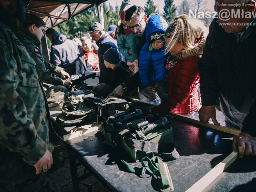 Nowi Terytorialsi z Mławy. Nauczyciel wstąpił do wojska z uczniem