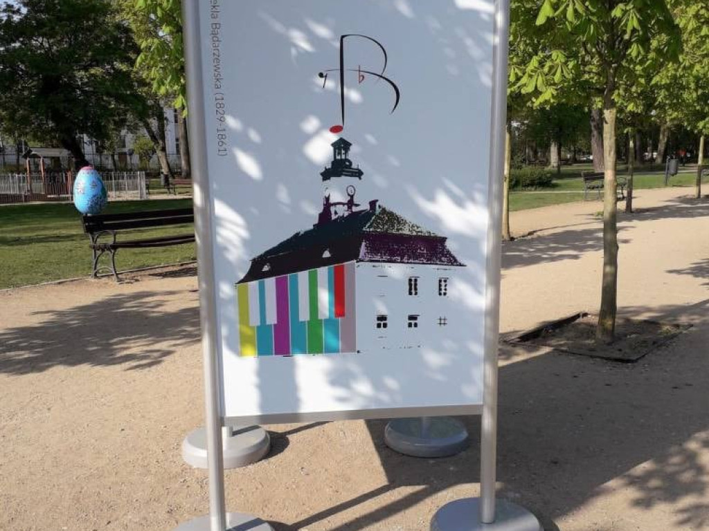 Wyjątkowe postaci w parku miejskim. Przyjdź, zobacz