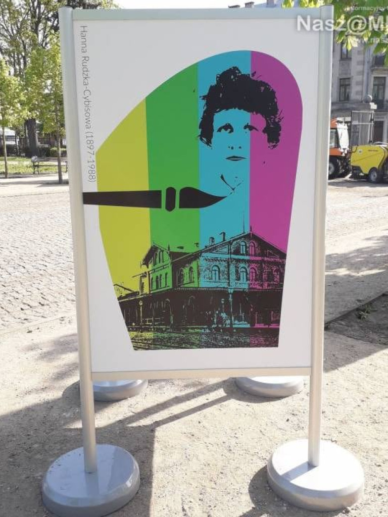 Wyjątkowe postaci w parku miejskim. Przyjdź, zobacz