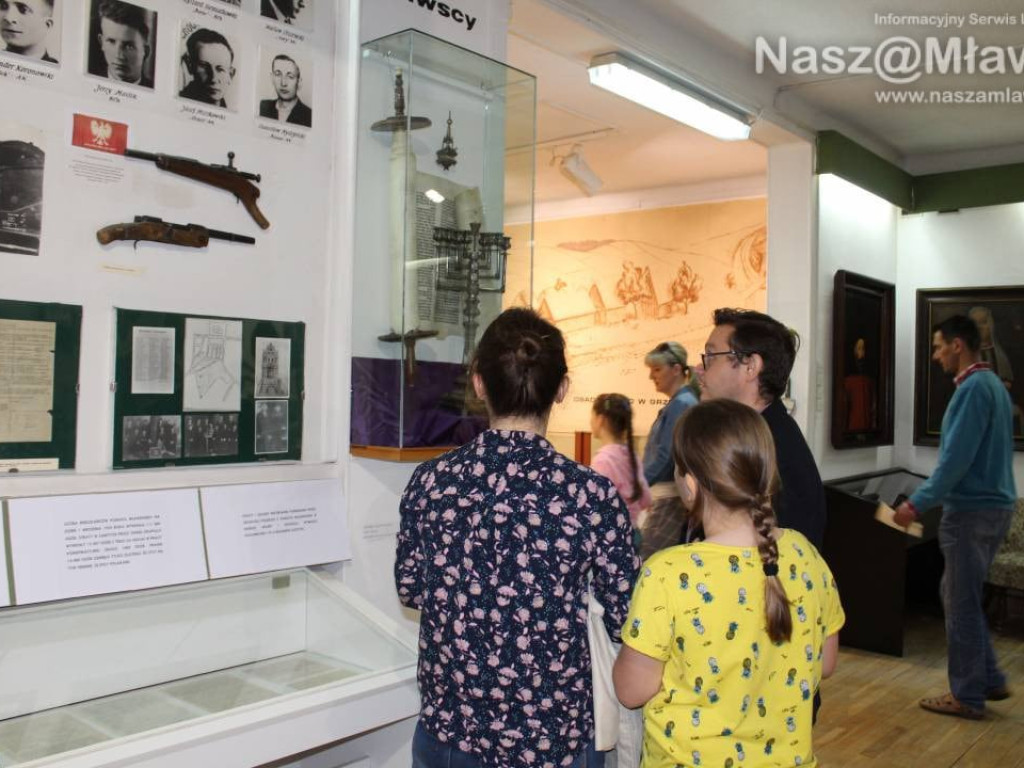 Noc Muzeów. Pokaz sokolnictwa w Mławie [WIDEO]