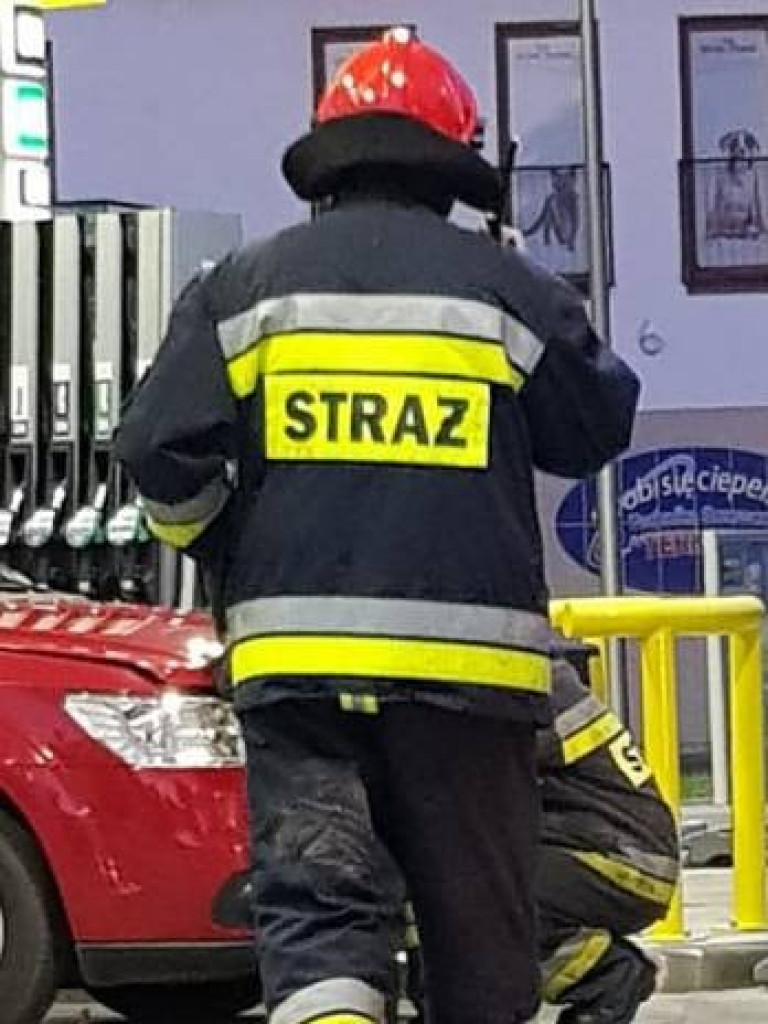 Strażacy na stacji paliw w Mławie. Zobacz zdjęcia!
