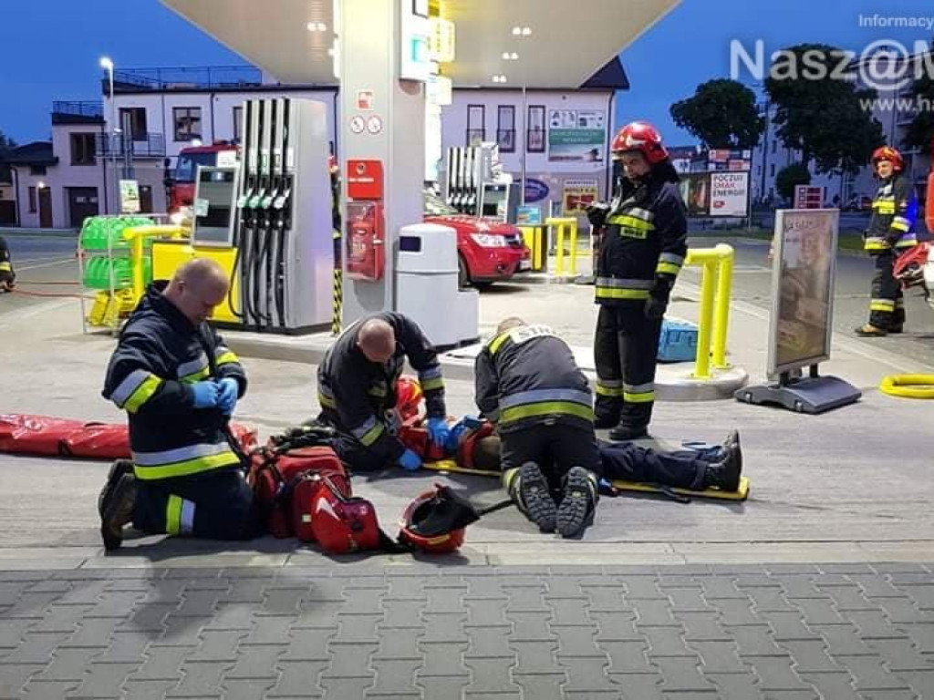 Strażacy na stacji paliw w Mławie. Zobacz zdjęcia!