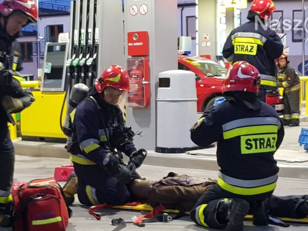 Strażacy na stacji paliw w Mławie. Zobacz zdjęcia!